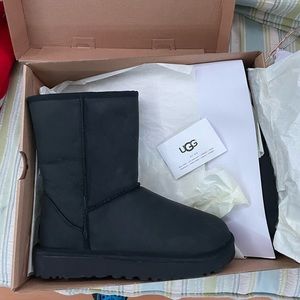 🎉Leather UGGs W/Box